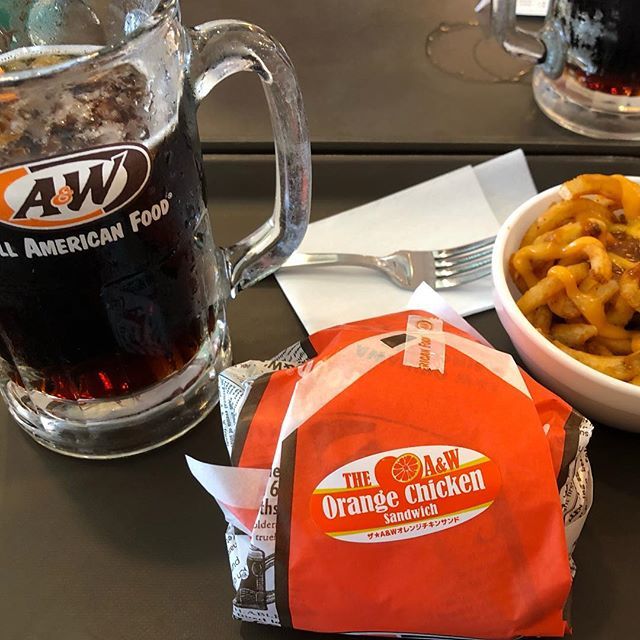 ch_un_st_ar's tweet photo. #弾丸出張 で行った #沖縄 #エンダー の #ルートビア が美味い

#A&amp;W
#allamericanfood 
#rootbeer
#chungram https://t.co/JEj1Vib5Ah by Instagram https://t.co/oDScgUMuPy