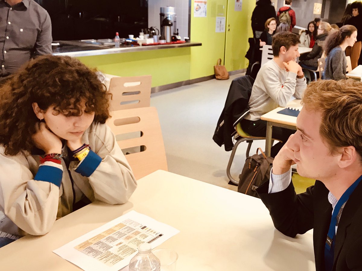 Présenter et expliquer aux élèves des Lycées le rôle de l’<a href="/ONU_fr/">Nations Unies (ONU)</a> <a href="/UNIDO/">UNIDO</a> pour renforcer le multilatéralisme et l’Europe. 

Ici au lycée Français Jean Monnet de Bruxelles.