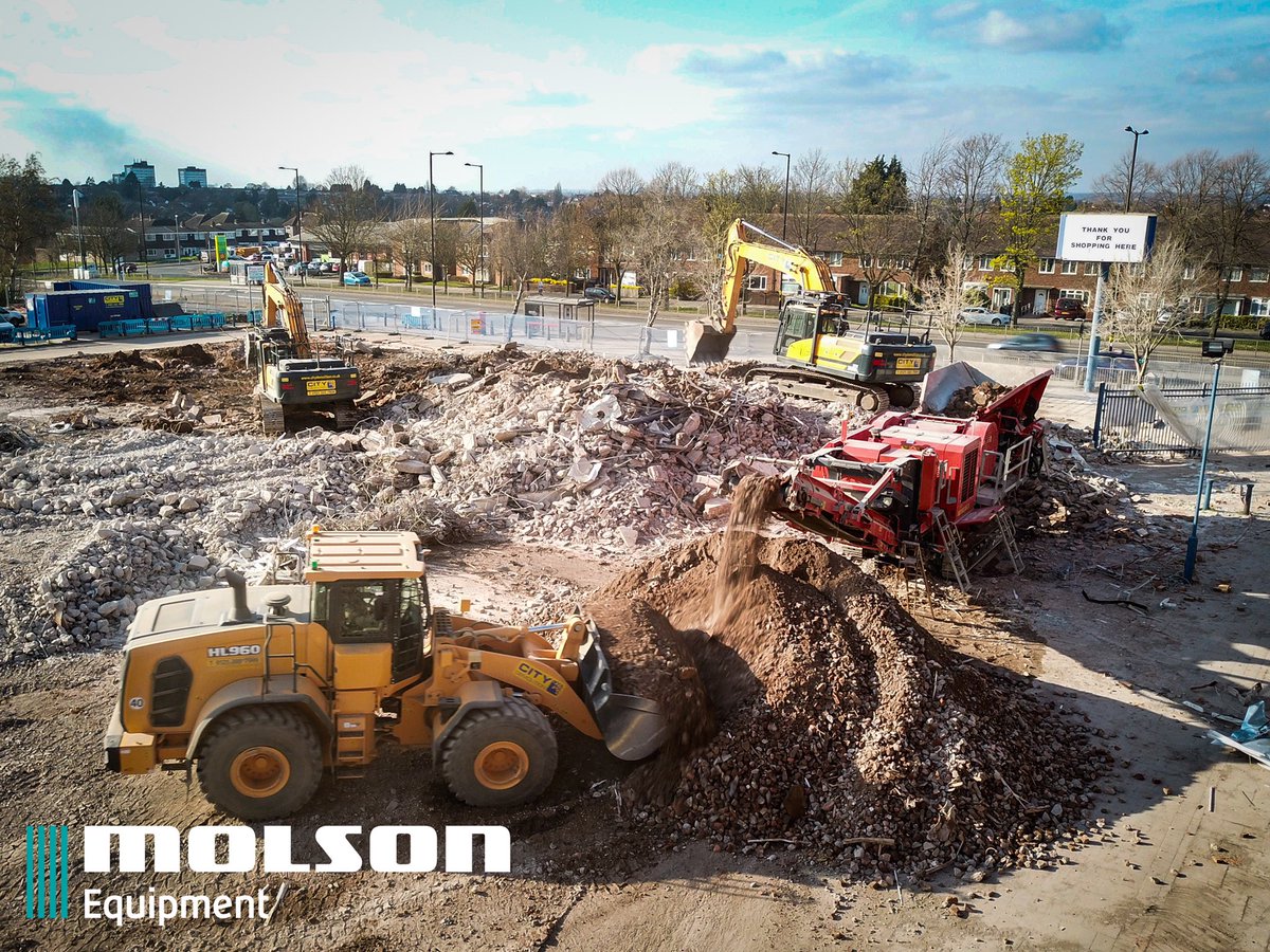 molson_group's tweet image. On site with the impressive @CITYDEMOLITION team today. Great to see so many Molson Equipment supplied machines on one site showing how Molson is a true one stop shop for any demolition contractor.

#demolition #terexfinlay #molsongroup #molsonequipment @HyundaiCEE @terex_finlay