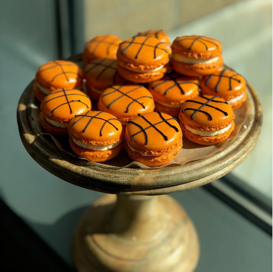 CREMicrosoft's tweet photo. How fun are these macroons the Dining Team had in Cafe 16 yesterday to celebrate #MunchMadness!? Be sure to stop by for specialty bakery items this week! #MicrosoftDining #CREMicrosoft https://t.co/MPNSd9cWig