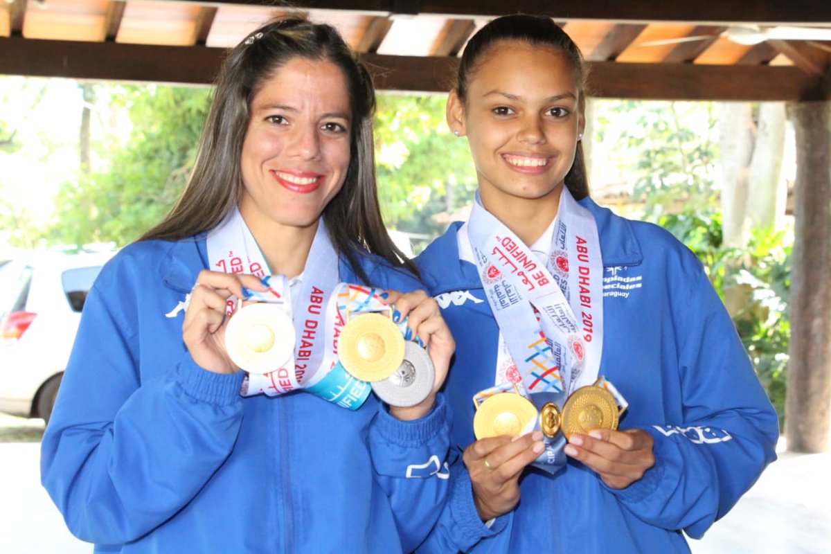 ClubGuarani's tweet photo. ¡Orgullosos de recibir a estos CAMPEONES OLÍMPICOS!
El #TeamMbarete de @OEP_Paraguay cosechó 27 medallas en los #WorldGamesAD y hoy los homenajeamos luego del entrenamiento 🤩
🥇10
🥈10
🥉7
#ElDeporteNosUne 🙌💛🖤 https://t.co/SbmOYzFTvy