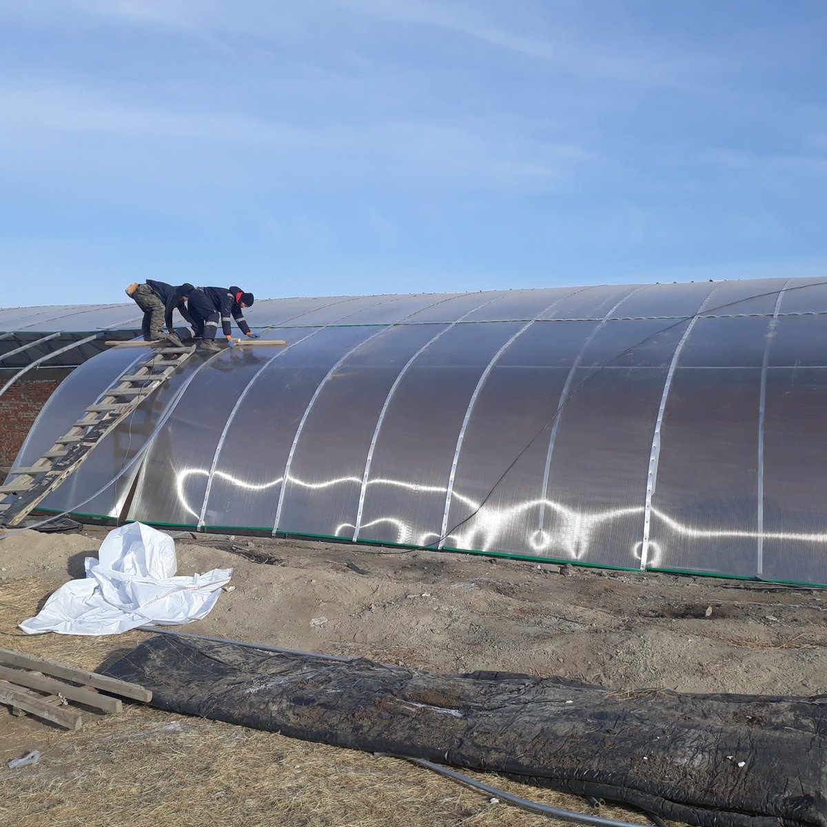 эх орондоо 
баялаг бүхнийг бүтээсээр л...