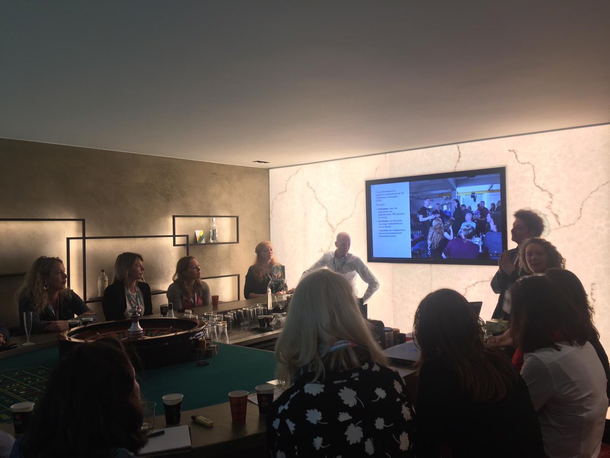 Young_YNP's tweet photo. Medewerkers, managers en directeuren geinspireerd over het belang van vouten maken en ruimte daar voor krijgen in je werk. #Fail #interactie #foutjebedankt https://t.co/8L6E5TN0Z2