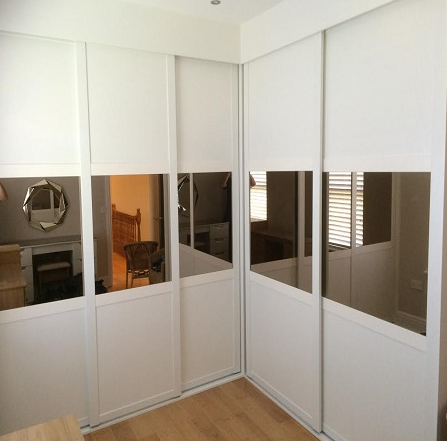 BedroomImage's tweet photo. We love our shaker range, especially with this colour combination! Hiding away the customers clothes behind an elegant and sophisticated exterior with the mirrors added to help the space feel bigger https://t.co/ZUJvPqCtGr