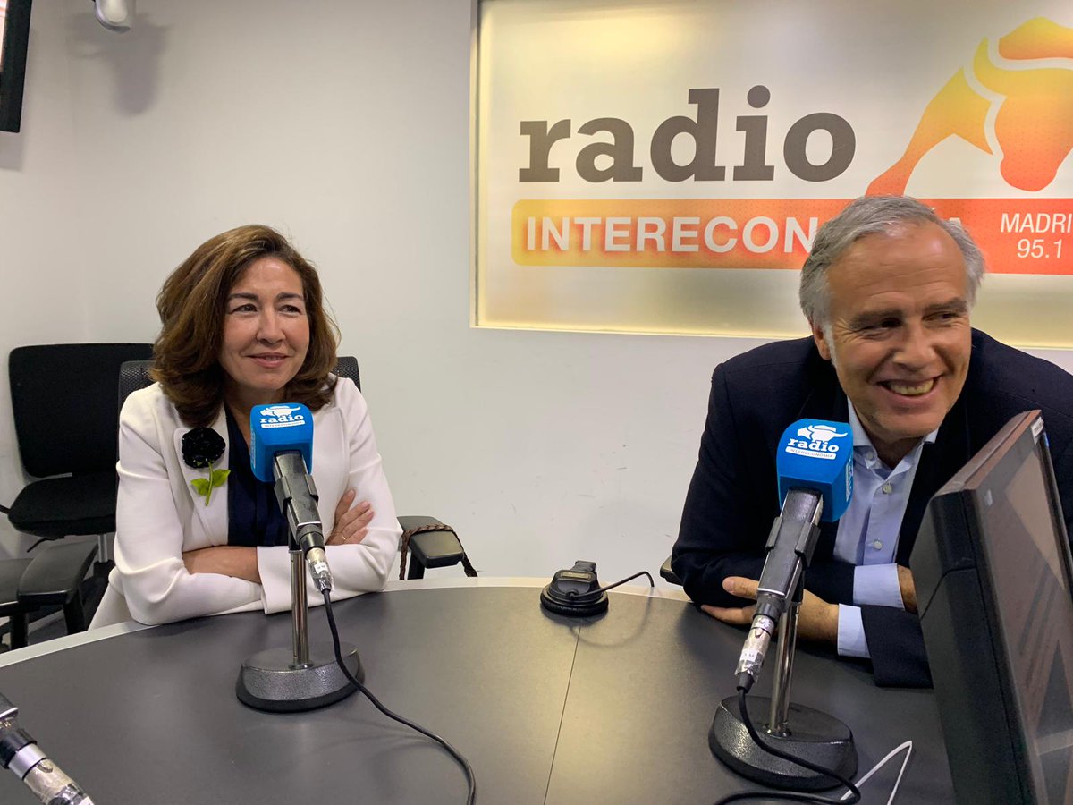 cdemercados's tweet photo. #TertuliaGestores con: 

🎙 @JC_Felguera y @_Bea_Paredes_ de @AlgarGlobalFund 

🎙 @luisdeblas1, gestor de @ValentumFI 

Hablamos de:

...#BCE #Brexit #Sobrerreacion #Ventas #Cartera... https://t.co/vATybyub2N