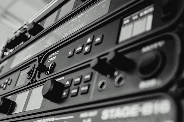 motutech's tweet photo. Half-rack, full-rack, double-rack... MOTU power-rack 💪
https://t.co/32as6DqKiq
The new LP32 #DigitalAudio interface sits nicely alongside its MOTU brethren. 👐🤘🤙
#MyMOTU #motuaudio #motuavb #NextGenerationAudio https://t.co/ycfvX5V6nc