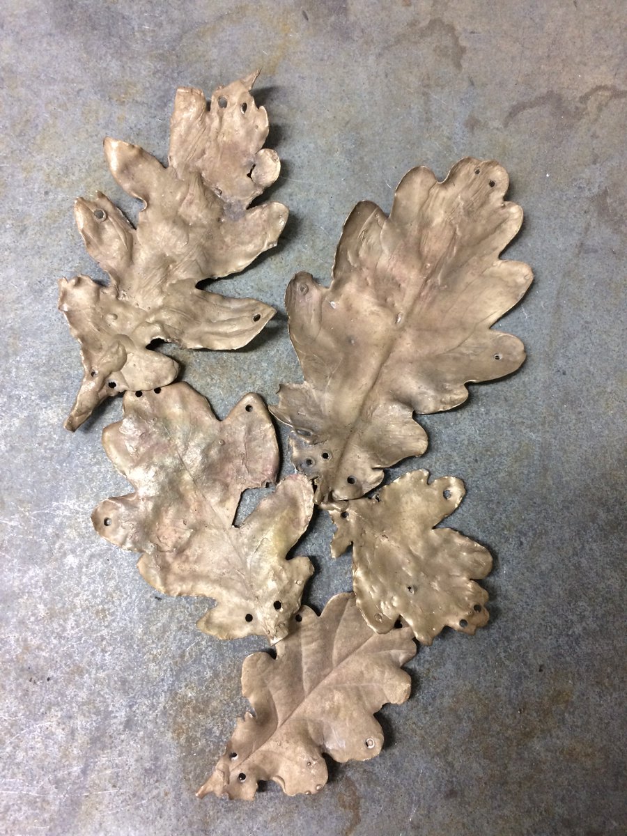 sarahcook_art's tweet image. How to preserve the shine on bronze? I am creating a cloak of 100 bronze leaves to hang in the woods as the centrepiece of #themeaningoftrees event in the #PeakDistrict. Find out about the technical issues &amp;amp; my step-by-step guide #artists blog sarahcookartist.co.uk/blog