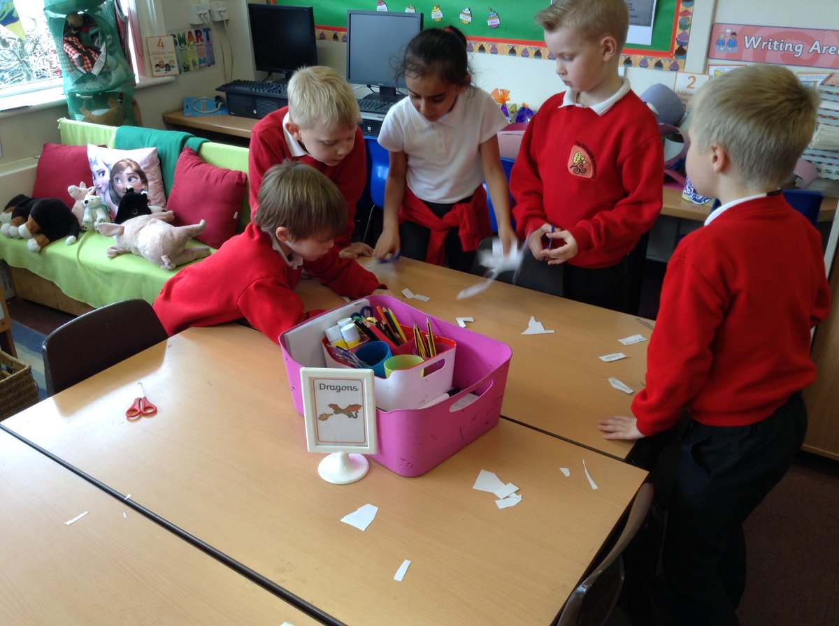 TheWilmAcad's tweet photo. Miss Maxwell's class loved working as a team to complete tricky challenges for #mathschallengeday! Well done to the winning house - The Greens! #welovemaths #teamworkmakesthedreamwork https://t.co/Pa34MMrfaI