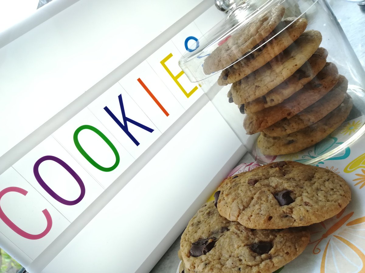becki2412's tweet photo. Not gonna lie... I made THE perfect chocolate chip cookies. #SoYum #BeckiBackt https://t.co/9xPGl00Gm3