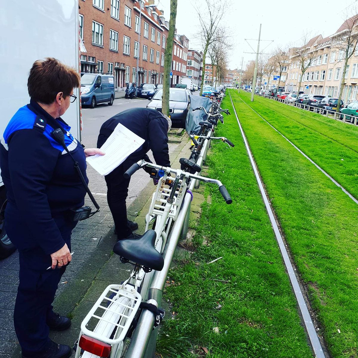 Gisteren fietsverwijder actie gedaan in charlois 56 fietswrakken en 4  OBIKE'S verwijderd.