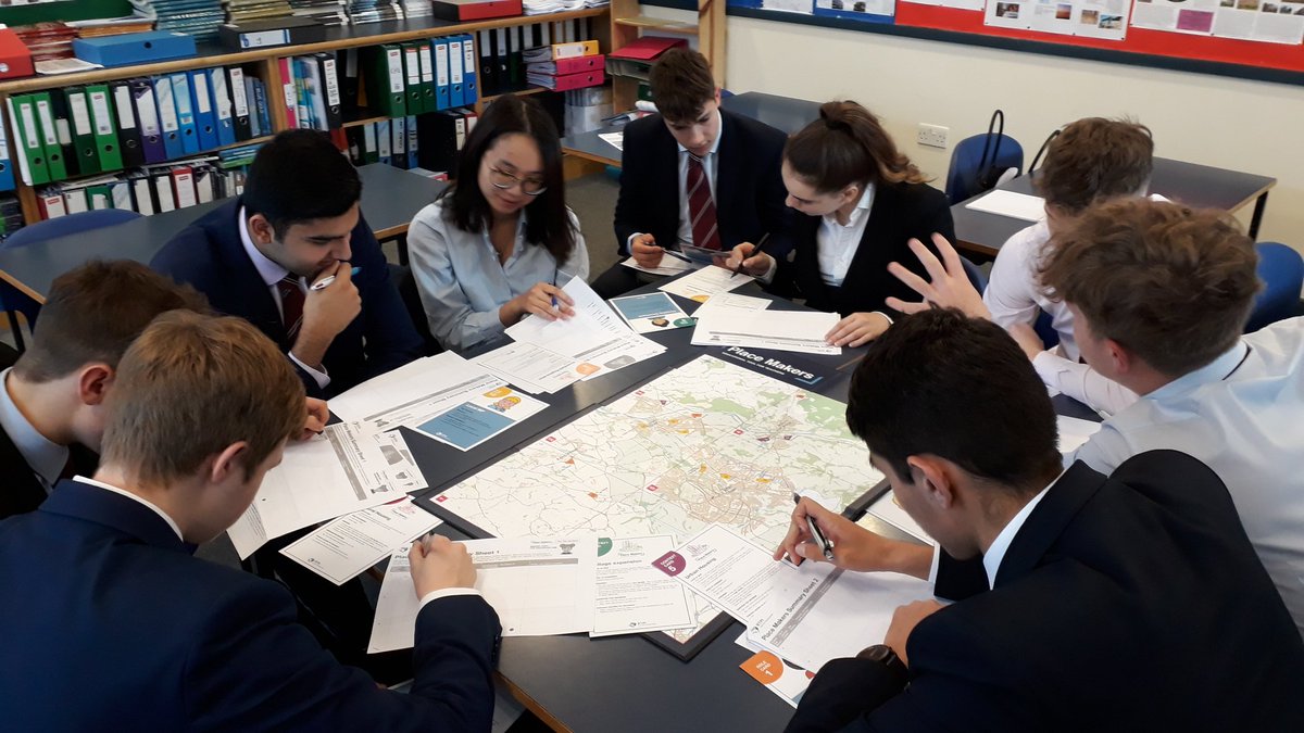 BromsgroveGeog's tweet photo. @BromsSchool L6 Geographers assessing the impact of planning 500 new homes. Great for effects of counter-urbanisation revision. #RTPIeducation. Pupils really got in to role play character allocated to them! Decisions, decisions, decisions.Great Place Makers! Thanks @RTPIplanners https://t.co/pJ8Nc4WHz0