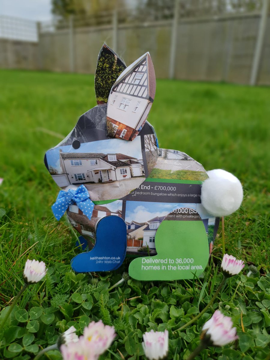 wendyg70's tweet image. Little bit of crafting this afternoon,  as you do!! 🐰🐰 #OfficeChallenge #EasterBunny