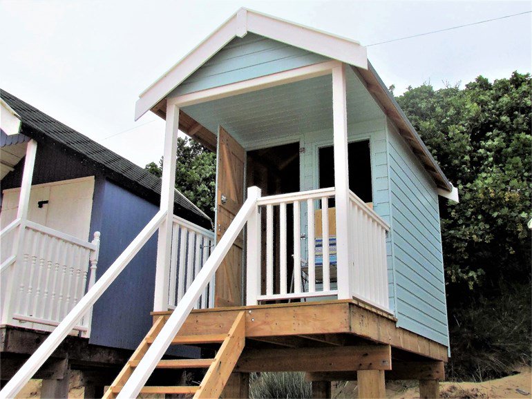 Head somewhere a little out of the ordinary this May bank holiday by booking a stay at this fabulous beach hut in Norfolk 😍👇
bit.ly/2CIR6RC