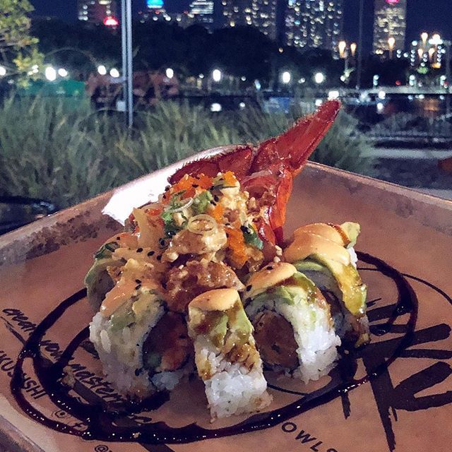 Saucestache's tweet image. I mean Lobster Volcano Roll??? Incredible @armatureworks_tampa 
#eats #sushitime🍣 #volcanoroll #tampaeats #tampabayeats #eattampa #tampa #armatureworks ift.tt/2FwebI4