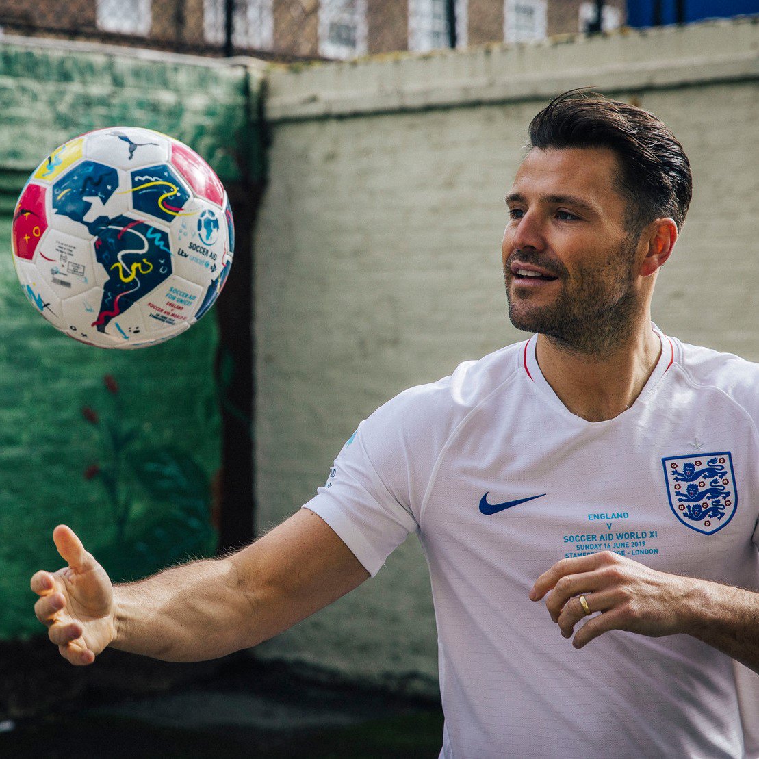 socceraid's tweet photo. 📷 Some of our confirmed #SoccerAid players so far!

@didierdrogba @usainbolt @MarkWright_ @thebodycoach https://t.co/FpNNghi23r