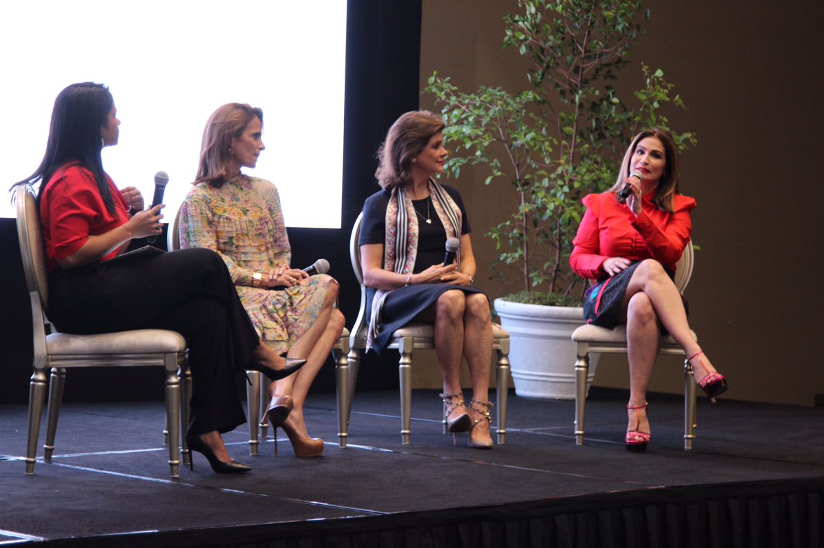 Durante el panel “Mujeres que Inspira” nuestra VPE y pasadas presidentas hablaron de su pasión por hacer nuestro país mejor cada día, en sus roles de empresarias, jefas, madres.| <a href="/circealmanzar/">Circe Almánzar</a> <a href="/celsojm/">Celso J. Marranzini</a> <a href="/Emprende_SDQ/">EmprendeSDQ</a> (1/2)