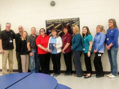 FoxC6Nutrition's tweet photo. Simpson Elementary nutrition services are #JCHDMO Excellence Awardees! Out of 1,000 entries, @RetrieverPride is 1 of 7 to receive this award. We are so proud of their dedication to food safety and #FoxC6Strong students. Go Team! #RetrieverPride #JeffComo #JeffersonCountyMO https://t.co/dJOVzUCnBu