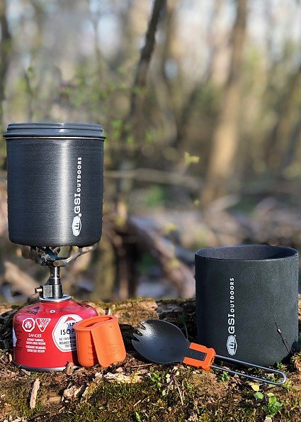 "A high-value cook set for boiling water or heating simple meals" says Bentbrook of the <a href="/GSIOutdoors/">GSI Outdoors</a> Halulite Minimalist II:  bit.ly/2JNnkkK

What cooking gear do you take on the trail?
trailspace.com/gear/write-rev…