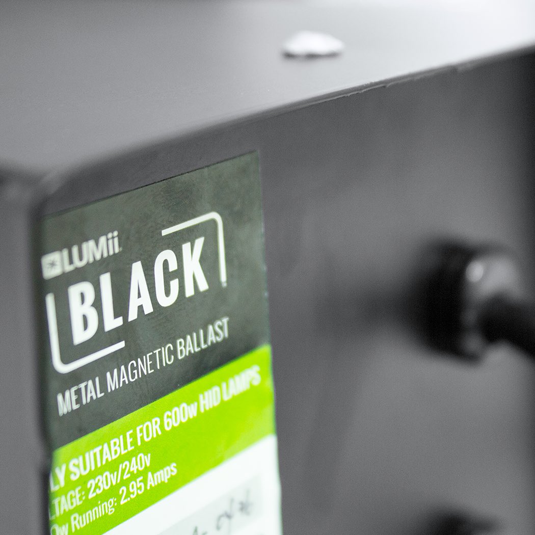 The LUMii BLACK range features two ballasts: LUMii BLACK Electronic Ballast and LUMii BLACK Metal-Cased Magnetic Ballast.

Find out more - grow-LUMii.com

#LUMii #LUMiiBLACK #Ballasts #MagneticBallast #ElectronicBallast #GrowLight #GrowLighting #Lighting #HPS #HPSLight