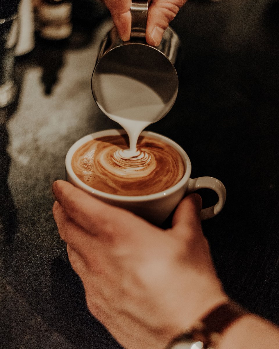 AmericanoLounge tweet media