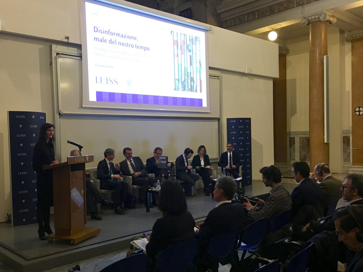 europainitalia's tweet photo. I cambiamenti nel mondo dell’informazione, la lotta alla  disinformazione online e la necessità di un giornalismo di qualità. Questi i temi dell’intervento di @GabrielMariya all’inaugurazione dell’anno accademico della scuola di Giornalismo di @UniLUISS.
#Roma #27Marzo https://t.co/txRuuQJKz9