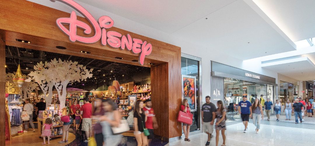 DeltaOrlandoLBV's tweet photo. Throughout Orlando, temperate springtime weather is beckoning you to get out and explore the destination’s unique shopping opportunities: https://t.co/BUBpoCAaRo https://t.co/vnDzuHfzqa