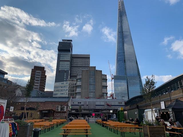 Enjoying the sunshine and checking out the new #VinegarYard behind London Bridge Station. More info: bit.ly/2OsWP2y