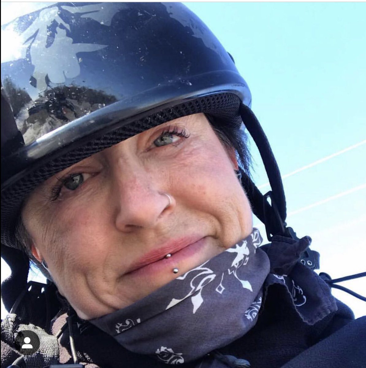 SmallestDOT's tweet photo. It’s #WomensWednesday .... ladies get out and ride!
#womenofmotorsports #chopperchick #bikerchick #harleydavidson #vtwin #worldssmallestbeaniehelmet #dotapproved #bikerlifestyle https://t.co/rkyy91em3G