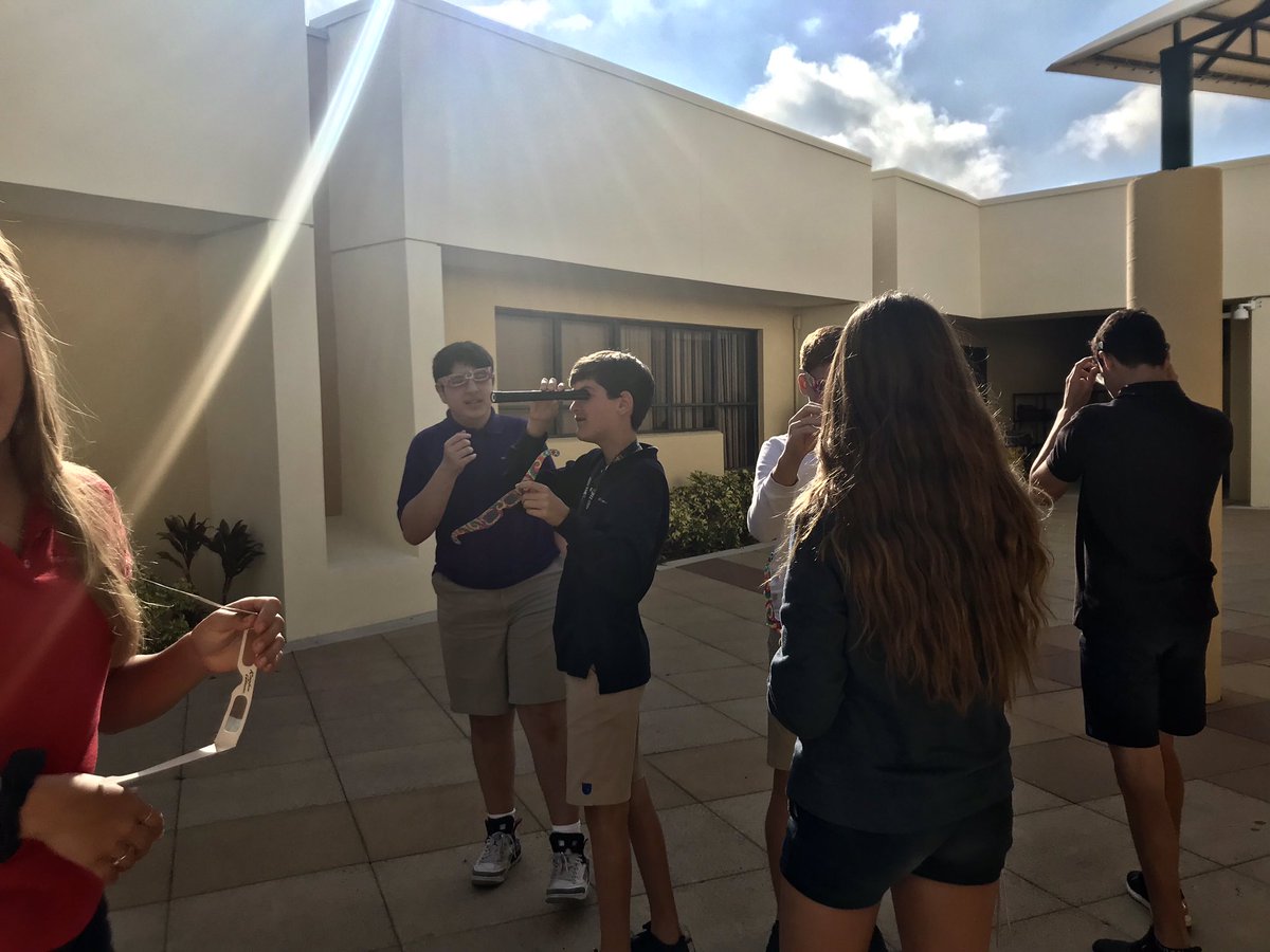 Investigating electromagnetic spectrum in 8th grade science <a href="/uschool_nsu/">University School</a>