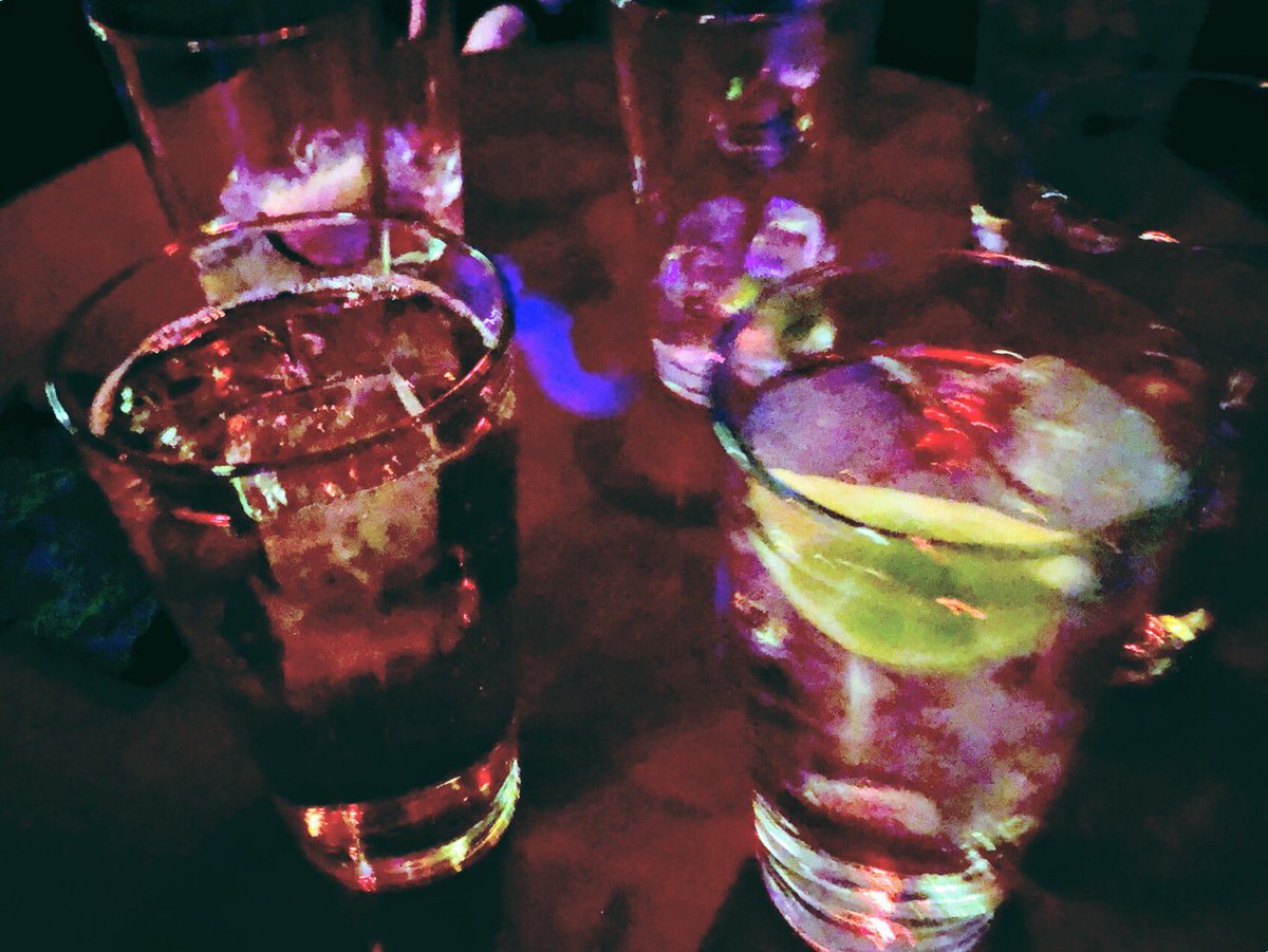 EpicMouthful's tweet photo. Drinks with these boys 🌈 🍸 🦄
#drink #drinks #drinkporn #drinkphotography 🍹 #spring #birthday #shark #divebar #club #lgbt #lgbtq🌈 #lgbtq #bar #nightclub #city #urban #night #unicorn #trade @tradebardc 🦄 https://t.co/5nMYiGpNz0