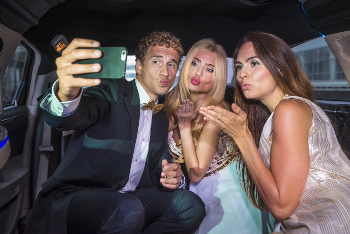 ExecutiveLimoNY's tweet photo. Here’s a reminder for you to book prom transportation before it’s too late!  You want your child to arrive safely and they want to arrive in style. You can both get what you want through Executive Limousine!  Book now before we are completely booked up! https://t.co/r80GaVgpzq https://t.co/UU2tgPiBZ2