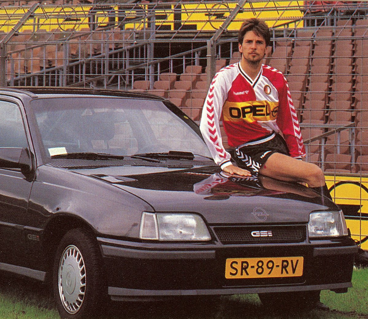 Luucie1's tweet photo. Martin van Geel #Feyenoord #Opel #Hummel #martinvangeel https://t.co/X1FZVBuUVr