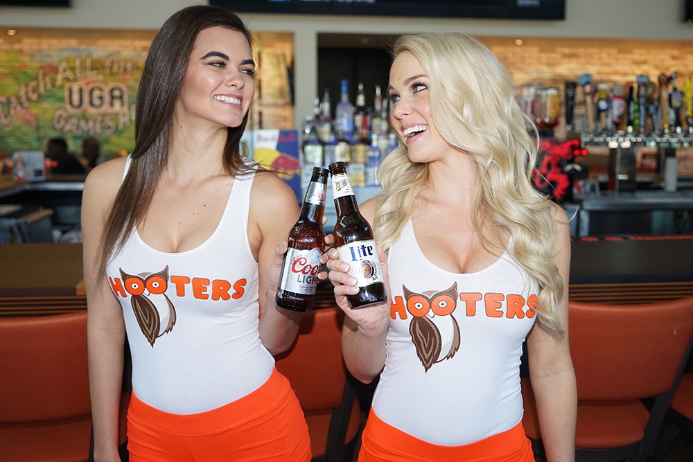 HootersHawaii's tweet photo. Are you drinking what we're drinking? 😏 https://t.co/eTy8x1Co0D