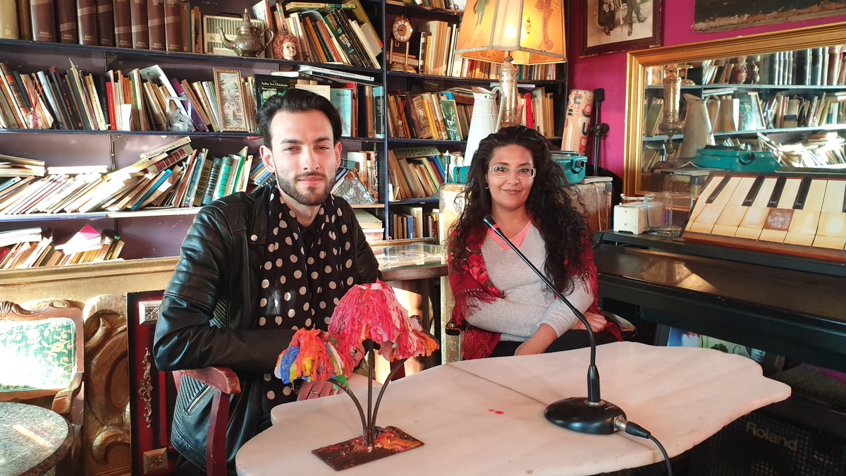 libroscom's tweet image. Muy felices de compartir la presentación del proyecto «#clavelesrojos, Carmen» con su autor @Danydevargas y @kamipnasqo. Sobre la mesa, un interesantísimo debate sobre la mujer gitana en el arte. ¿Sabías que Carmen Vargas es la modelo de la Minerva del Círculo de Bellas artes?