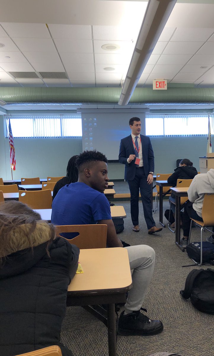 kreissteach's tweet image. Current @einhornharris &amp;amp; former Morris Cty Chief Asst. Prosecutor Matthew Troiano speaking to Ss in #ELAclass @_NeptuneHS about creating compelling arguments,being a lawyer,&amp;amp; knowing ur audience. @KristinHand6 @slmoore626 @MrsJennJoseph @DrSAMillaway @TamiCrader @NeptuneSchools