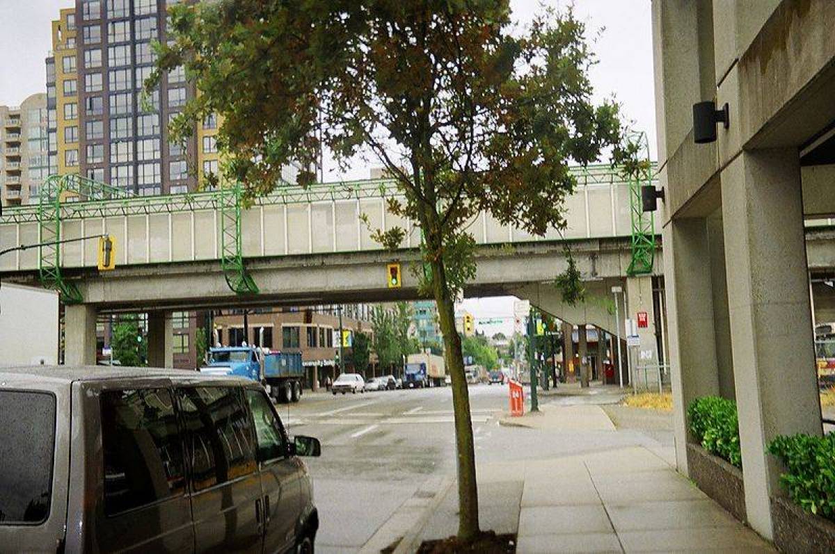 georgiastraight's tweet image. Transit trouble: SkyTrain service disrupted on Expo Line and Canada Line ow.ly/jc8K30odqtG #SkyTrain #ExpoLine #CanadaLine #Vancouver #EastVan #TransLink