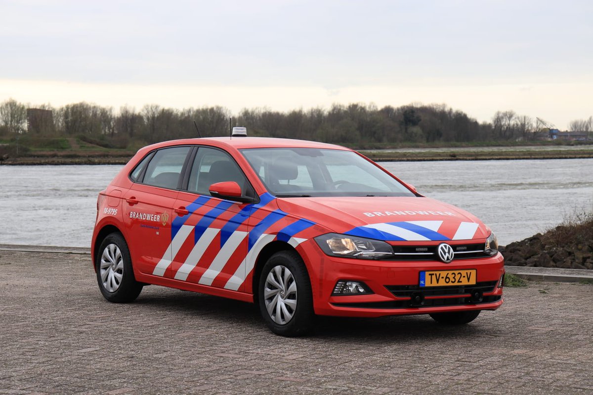 brandweerdatab1's tweet photo. Een gloednieuw IM (Informatie Manager) voertuig voor de Veiligheidsregio in Zuid-Holland Zuid #brandweer #ZHZ @VolkswagenNL @VRZHZ @BrandweerZHZ https://t.co/2jJYjNBUfB