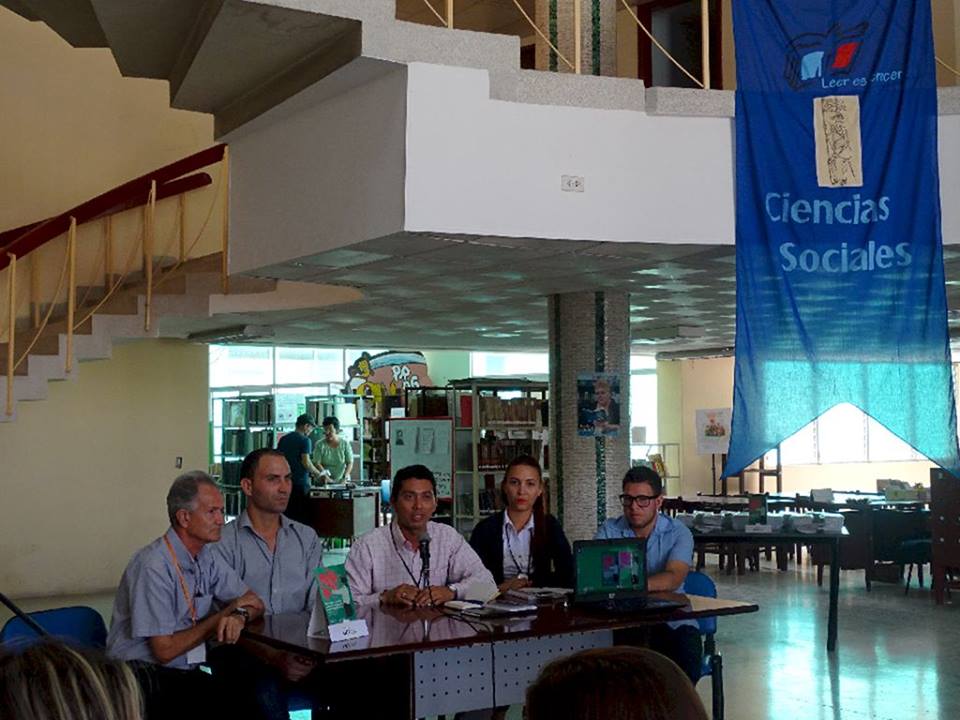 editorial_uci's tweet photo. 🧐La presentación del libro Buenas prácticas para la migración a código abierto en la Feria del Libro📚 de Holguín🇨🇺 sucitó el debate🗣️ entre la población y autoridades del territorio

@alicia_senra @rislaidy @carlosparraZ @silvanouci @nataliauci16 @OcorreaOmar @WalterBG_uci https://t.co/l4sgEtQkNG