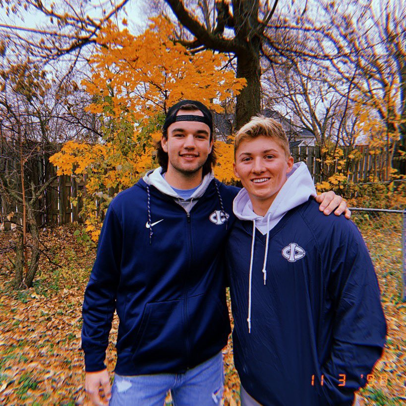 tyrnanlara's tweet photo. Happy Birthday big guy! #suggit https://t.co/vw4nwAAsEm