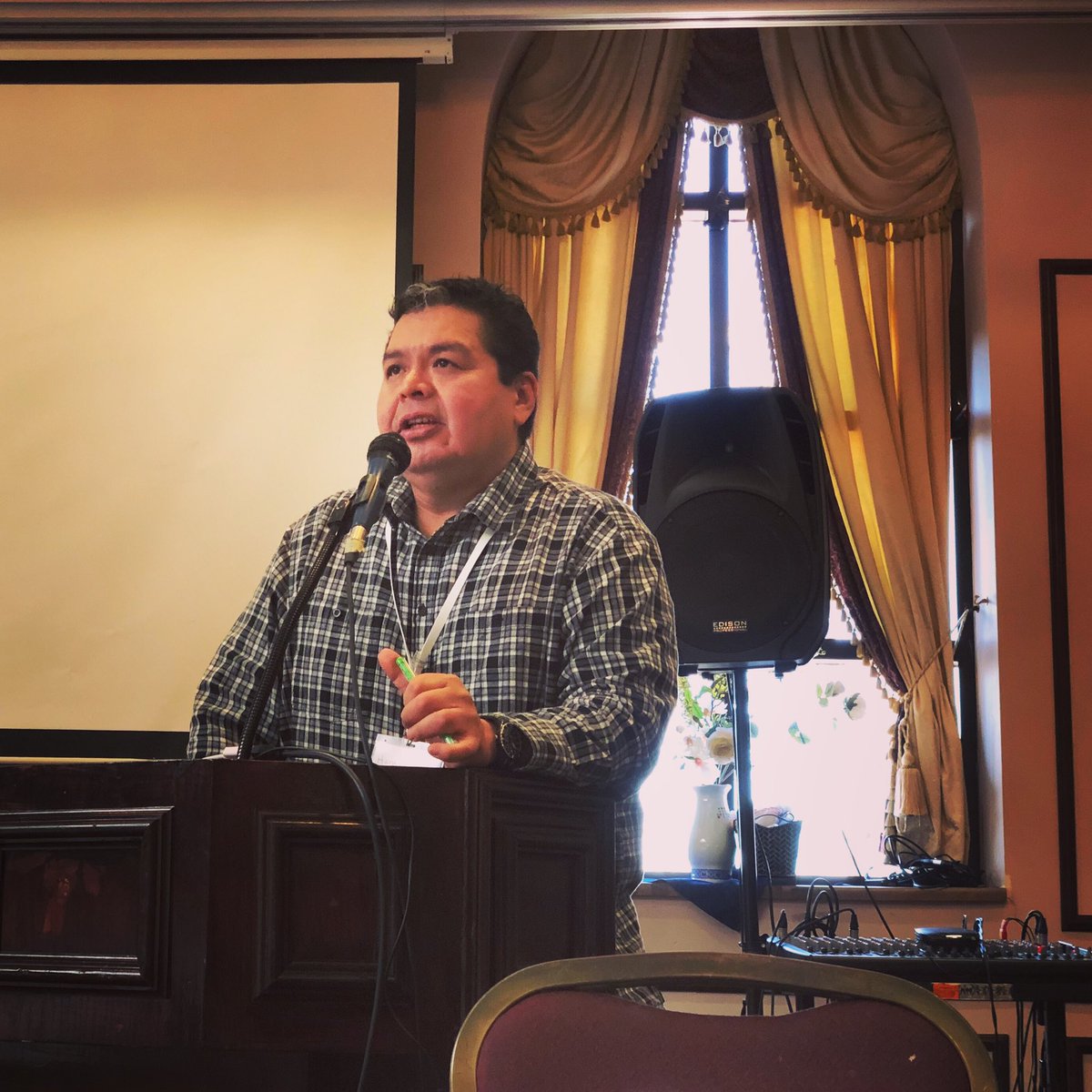 #TraditionalHealer #HarrySnowboy sharing importance of bringing back our #Teachings #SelfLove #HealingOurCommunity at our #IndigenousHealthSymposium #Mississauga #StrengthandResilience #IndigenousWaysofKnowing #WorkingTogether @ROCKreachout @cmhahalton @CentralWestLHIN @MH_LHIN