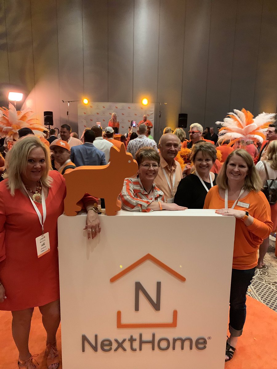 katieslater93's tweet photo. Having fun at #Next2019 with my #NextHomies https://t.co/wqXZQJ3Imv