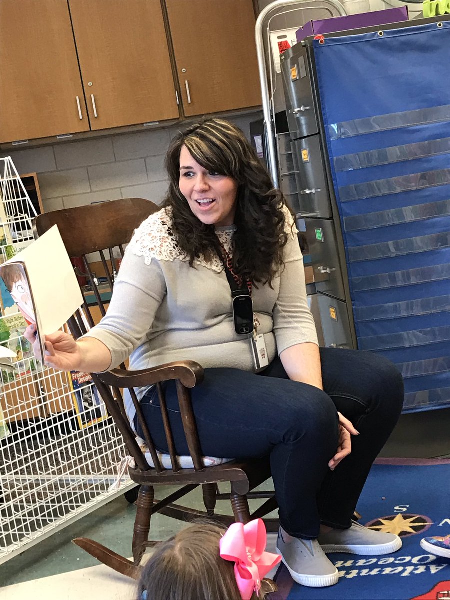 PeeblesElem's tweet photo. We love it when you read to us ... #icantsee #readsomemore #thanksmrsstand https://t.co/EjiuExUFcz