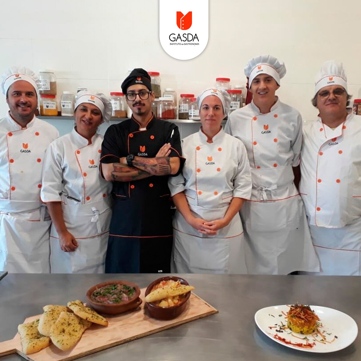 InstitutoGasda's tweet photo. #ChefProfesional ¡Hay equipo!💪😉

📲 https://t.co/9arvXA8CgD https://t.co/myv5d1i6es