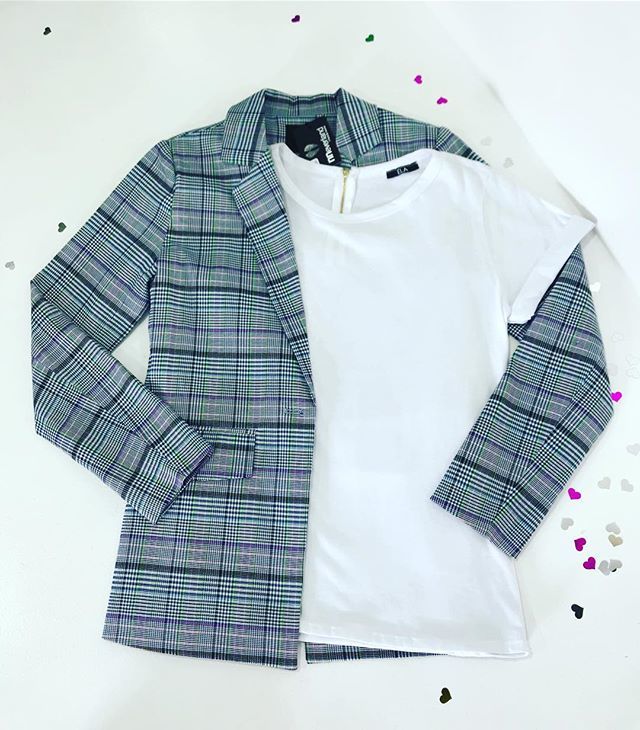 NNeverland_lb's tweet photo. Que mejor que empezar nuestro miércoles con este outfit que solo @nneverland_the_shop te ofrece😎✌🏽miércoles#moda #fitness #like4like #follow4follow #casual #cuero #nneverlandtheshop #nneverland #quito #cuenca #cumbaya #ecuador .
.
Visítanos, estamos ubicados en Isabel la cat… https://t.co/UV9qu4zP74