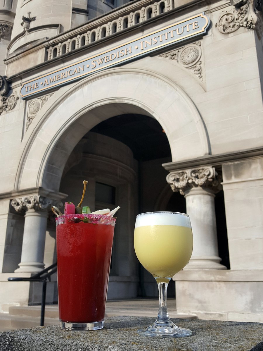 FikaASI's tweet photo. Looking for ideas for #happyhour (or, as the Swedes call it, “after work”)? It’s supposed to be super nice out today and @FikaASI is open until 8 p.m. – where else can you sip a cocktail on the steps of a castle?! #AfterWorkWednesday https://t.co/Xgzi5SQft1