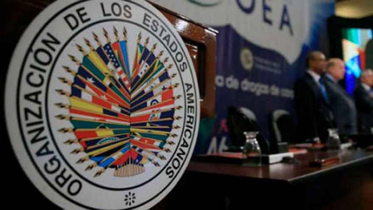 OEA aprobó resolución que pide la entrada de ayuda humanitaria a Venezuela bit.ly/2TDAnVB