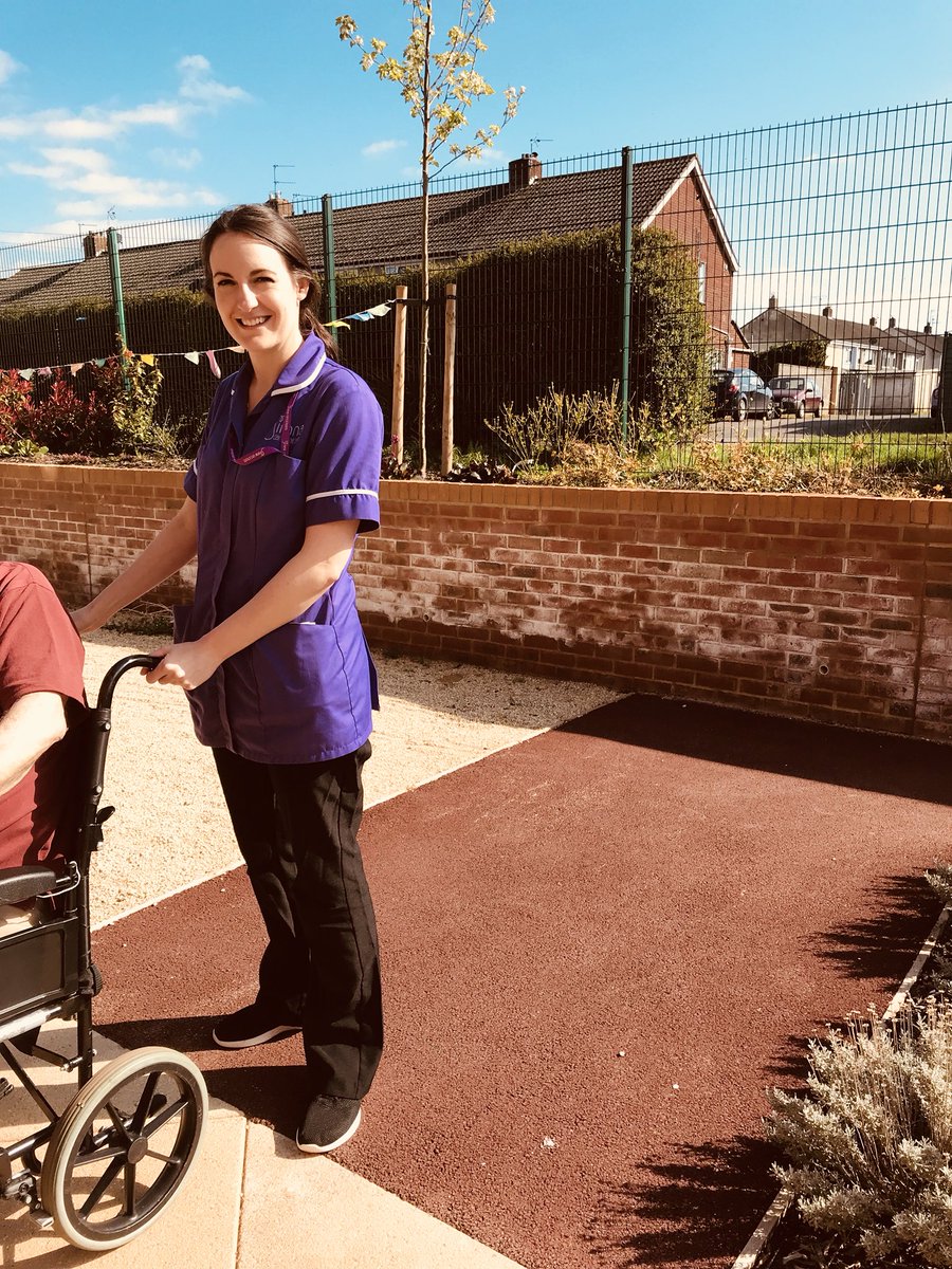 Hannah1ac's tweet photo. Today on skylark we went outside to breathe in the fresh air and feel the warmth of the sun ☀️ @SironaCIC @ClaireOCPhysio https://t.co/vizU2If7eH