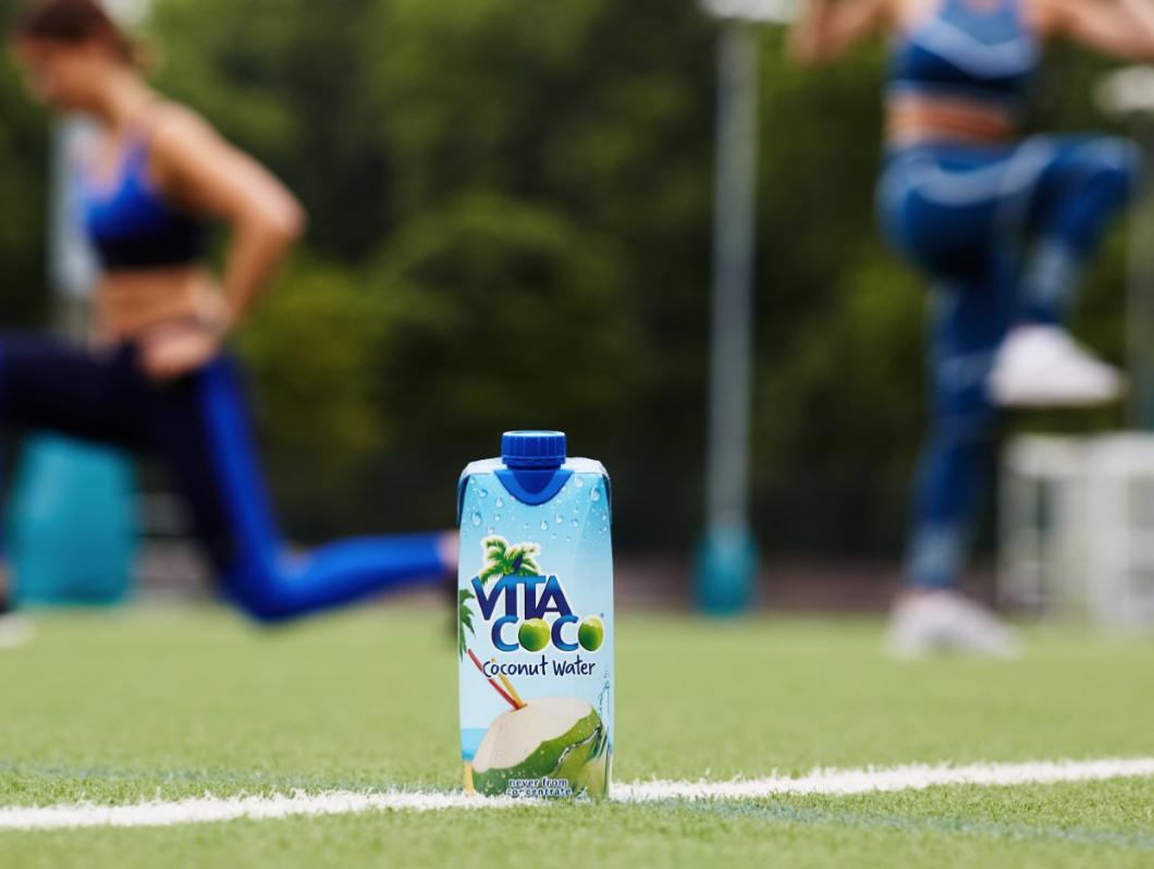 RPNS7s's tweet photo. Keep yourself hydrated at the tournament this week. Coconut Water is a great source of potassium, which helps facilitate hydration in active bodies. Pick up some @VitaCocoUK to keep you fuelled for the day #FeelGoodFuel #PoweredByCoconuts #rpn7s #rosslynpark7s https://t.co/6r7uQj6Col