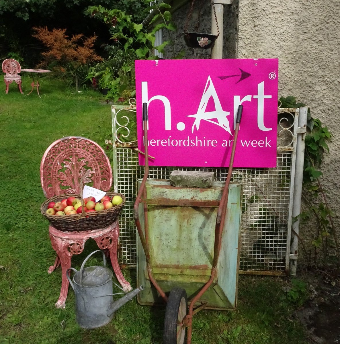 hArtWeek's tweet photo. A warm welcome all around Herefordshire @hArtWeek artists are busy registering now for this years art week 7-15 September @HerefordshireArtWeek #eatsleepliveherefordshire @Glide_Media @PearComm @HerefordLive @GreatPlace_Hfds @VisitEngland https://t.co/2HJtMSSbfx