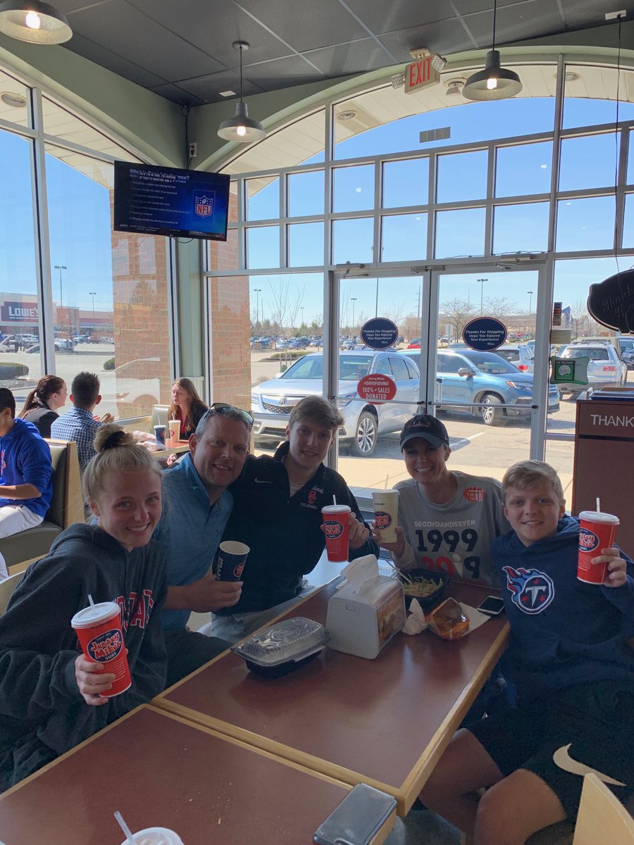 Eat ⁦@jerseymikes⁩ today!  All proceeds go to ⁦@secondandseven⁩ 
#JerseyMikesGives #payitforward #readersandleaders